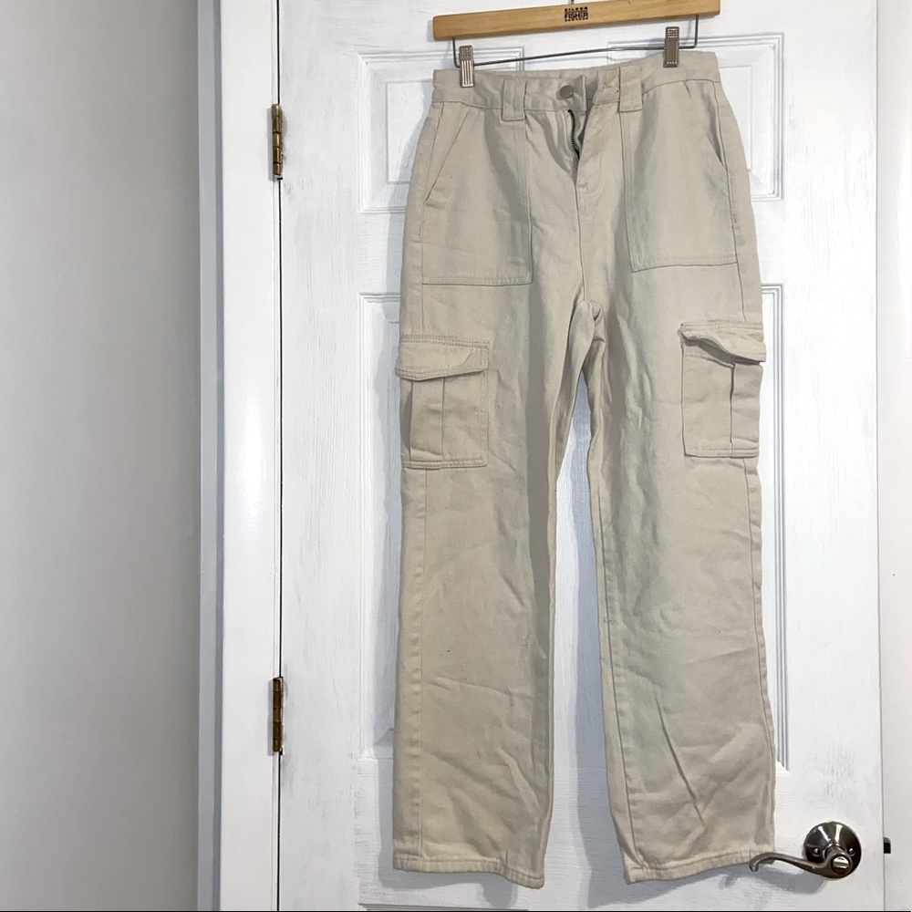FREE WITH PURCHASE😇 SHEIN Women Tan/Creme Cargo Pants Size Medium
